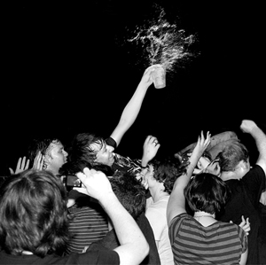 Lee Crowd Surfing